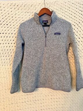 Patagonia women’s Better Sweatrr Light Gray Quarter-Zip Fleece Pullover size Med